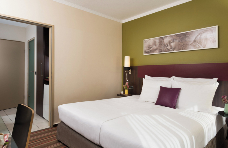 Bedroom 4, Leonardo Hotel & Residenz München, München
