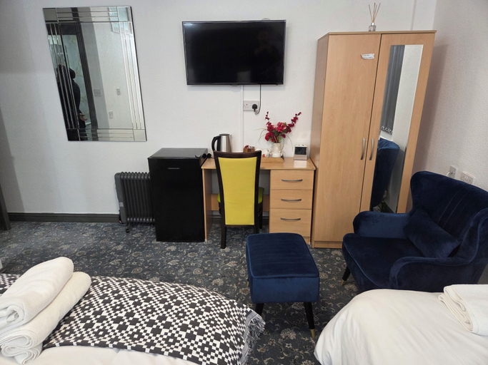 Bedroom 3, Ababeel Hotel, Birmingham