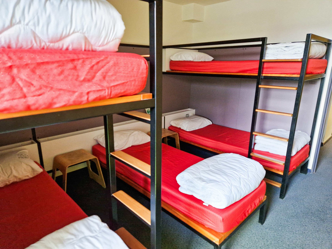 Bedroom 4, Auberge de Jeunesse de Morlaix - Hostel, Finistère