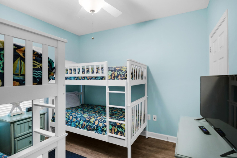 Bedroom 2, Splash 1102e, Bay