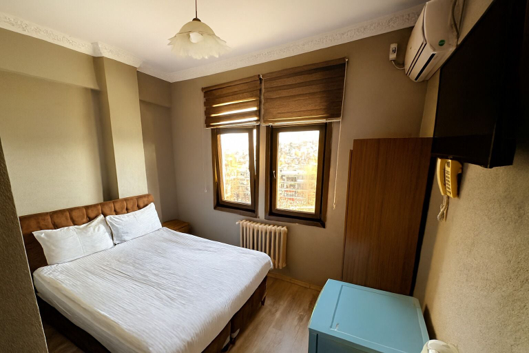 Bedroom 4, Biter Hotel, Fatih