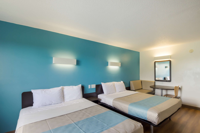 Bedroom 3, Motel 6 Rothschild, WI, Marathon
