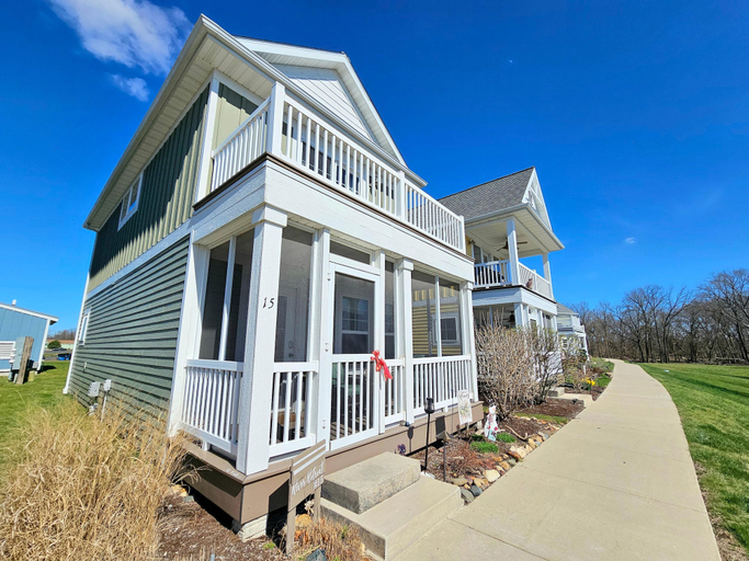 Exterior & Views 2, River Retreat, La Salle