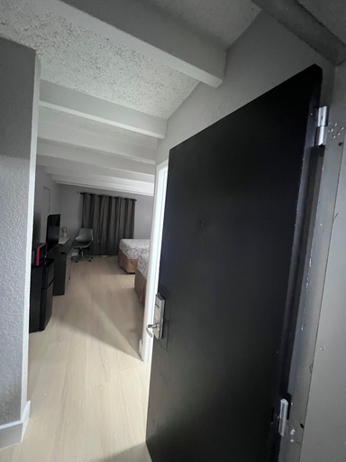 Bedroom 4, Regency Inn, Taylor