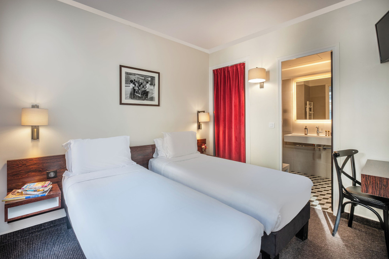 Bedroom 3, Hotel College De France, Paris