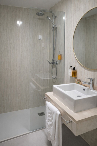 Bathroom 4, Hotel Zenite, Angra do Heroísmo