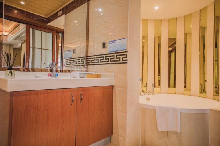 Bathroom 4, Bingang International Hotel (Xishuangbanna Splash Plaza), Xishuangbanna Dai