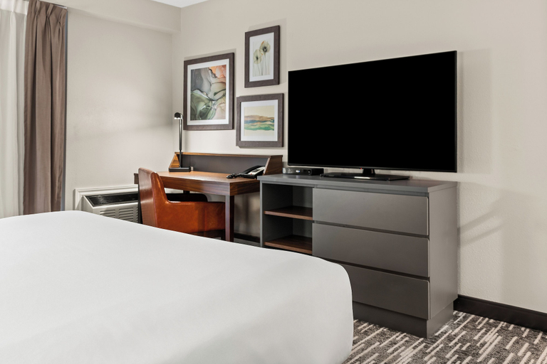 Bedroom 3, Country Inn & Suites by Radisson, Winnipeg, MB, Division No. 11