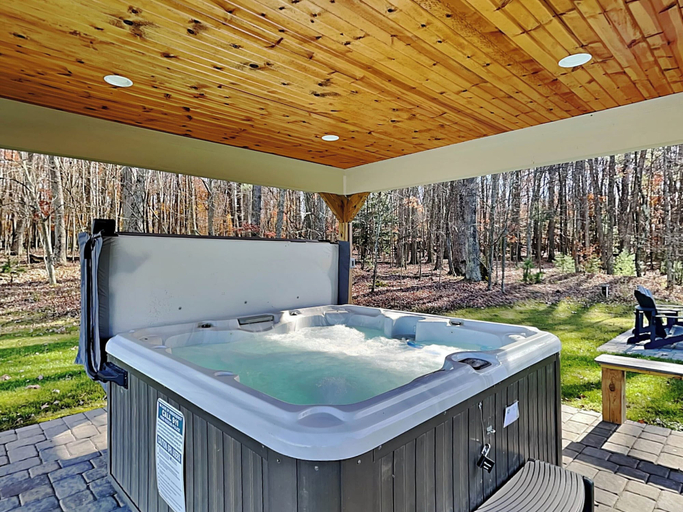 Others 5, Moonrise Retreat by Taylor Made Deep Creek, Garrett
