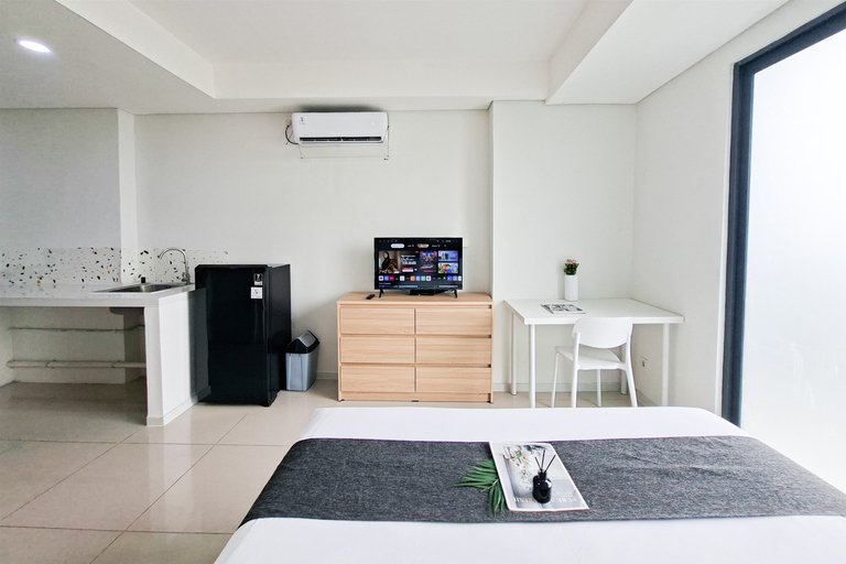 Bedroom 5, Restful Studio for 2 Pax at Daan Mogot City Apartment By Travelio, Jakarta Barat