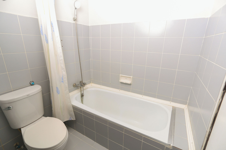 Bathroom 4, YMCA International Hotel, Muang Chiang Mai