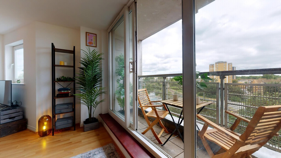 Others 4, Cozy Hackney Apartment, London