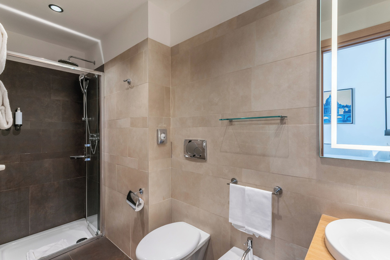 Bathroom 5, Hilton Garden Inn Rome Colosseum, Roma