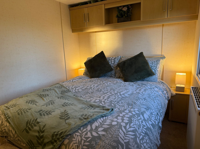 Bedroom 2, Captivating 2-bed Static Caravan in Holyhead, Anglesey