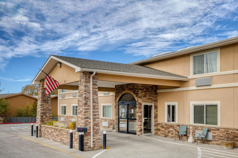 Exterior & Views 2, SureStay Plus by Best Western Montrose, Montrose