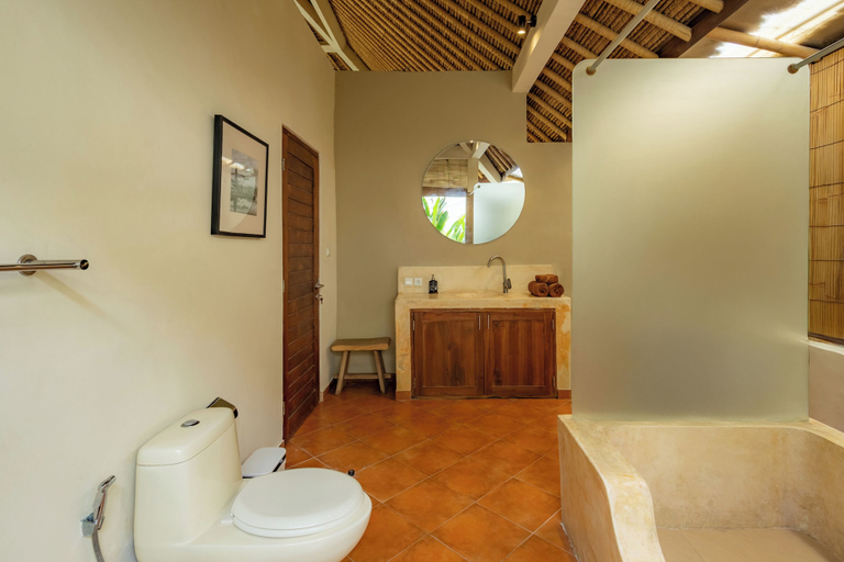 Bathroom 4, Flor Villa by Betterplace, Badung