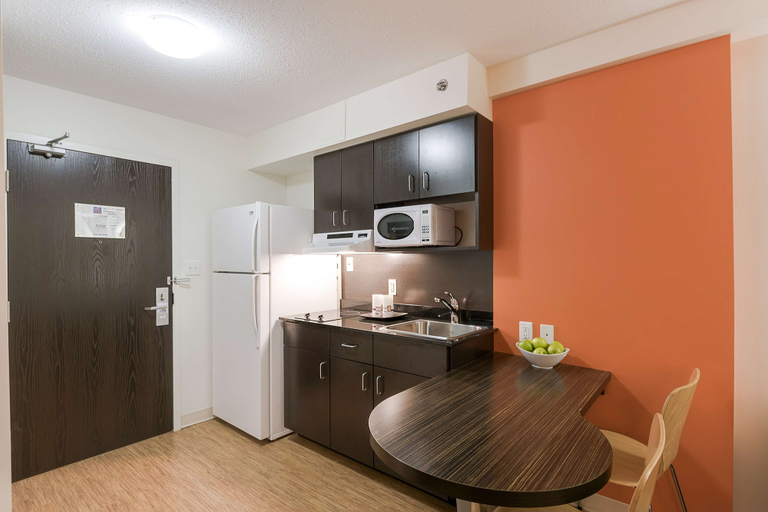 Others 5, Motel 6 Brandon, MB, Division No. 7