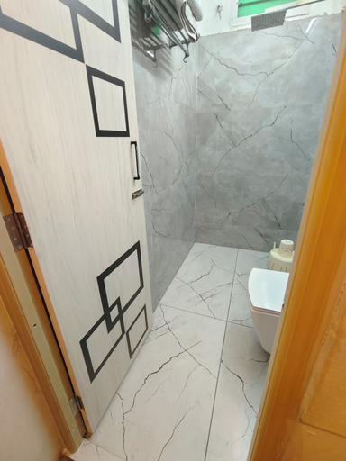 Bathroom 5, Zingle Stay Airport, Kancheepuram