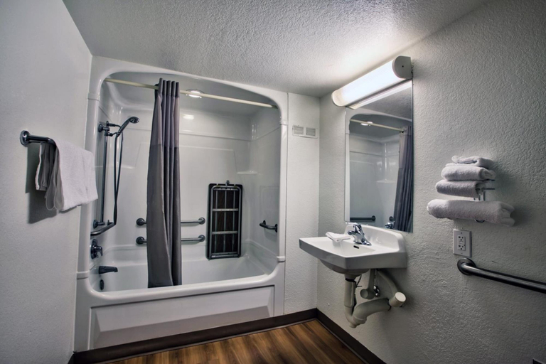 Bathroom 3, Motel 6 Tallahassee, FL - Downtown, Leon