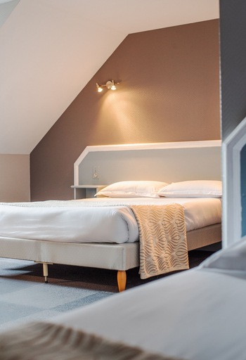 Bedroom 3, Hôtel La Tour des Anglais, Mayenne