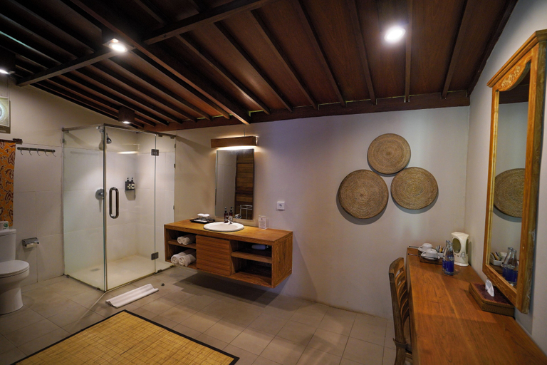 Bathroom 5, Pertiwi Bisma 1, Gianyar