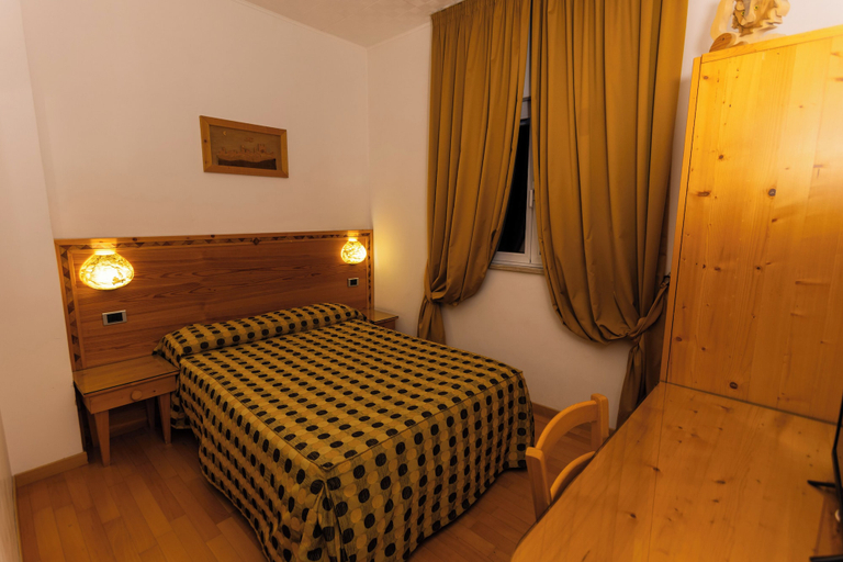 Bedroom 3, HOTEL GIALLETTI, Terni