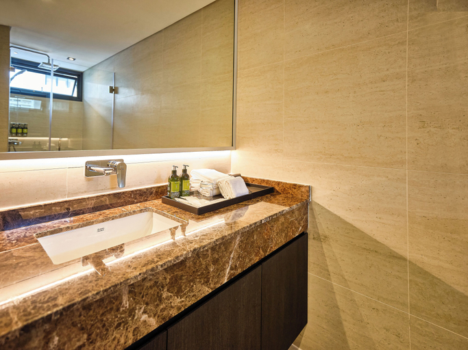 Bathroom 4, Floral Court Hotel & Residence Sukhumvit 13, Wattana