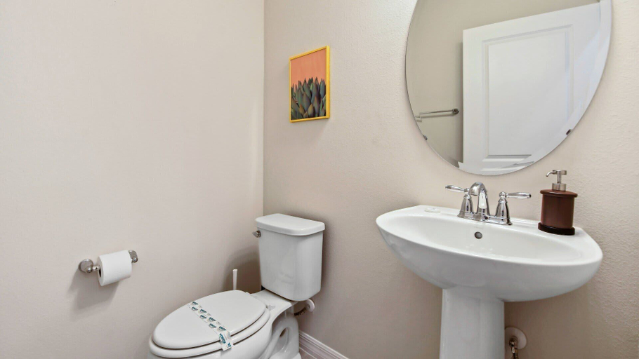 Bathroom 3, 5BR Windsor Island Resort w Private Pool Disney, Polk