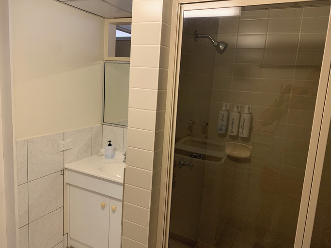Bathroom 4, Northpoint Holiday Apartments, Maroochy - Mooloolaba
