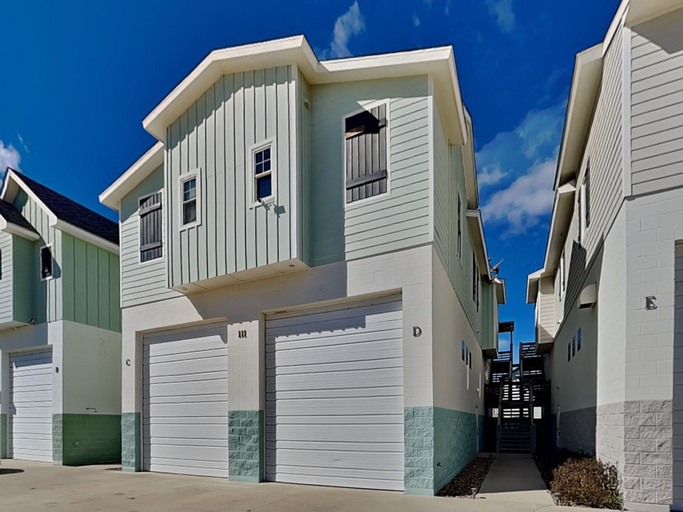 Exterior & Views 2, Beach Please by Silver Sands Vacation Rentals, Nueces