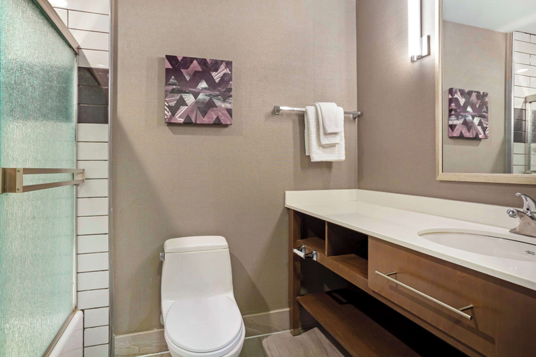Bathroom 4, Best Western Plus Coalinga Inn, Fresno