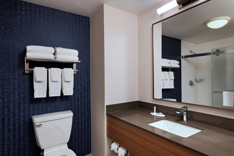 Bathroom 4, Fairfield Inn & Suites by Marriott Edison-South Plainfield, Middlesex