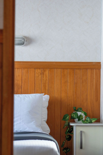 Bedroom 3, The Black Dolphin Holiday Park, Bega Valley
