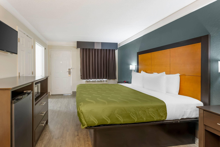 Bedroom 4, Quality Inn & Suites North Charleston - Ashley Phosphate, Charleston