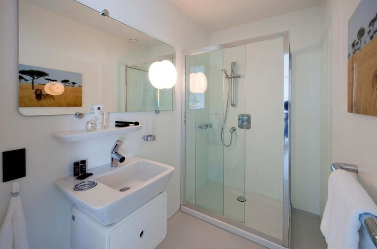 Bathroom 4, Urban Residences, Rotterdam