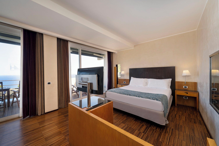 Bedroom 4, Eurostars Monte Tauro, Messina