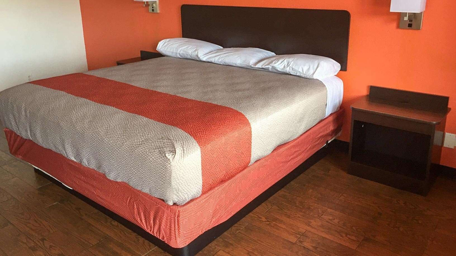Bedroom 4, Motel 6 Waco, TX, McLennan