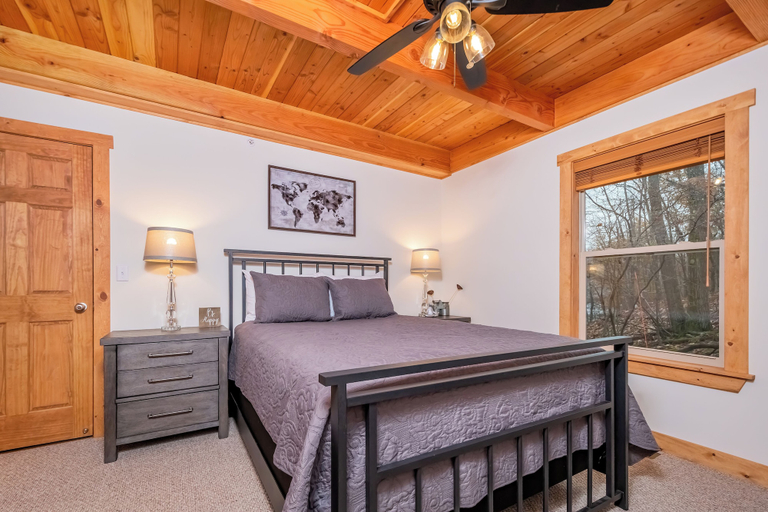 Bedroom 3, Stay Awhile by Taylor Made Deep Creek, Garrett