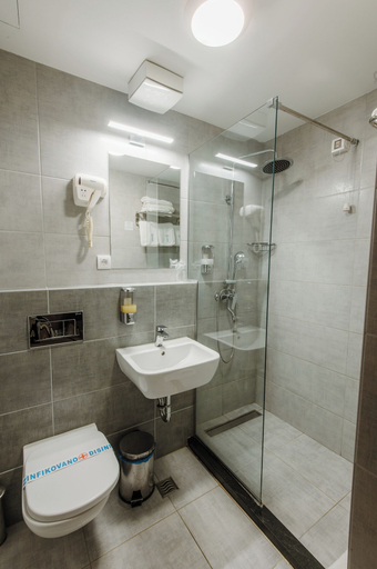 Bathroom 3, HOTEL NAIS, Niš