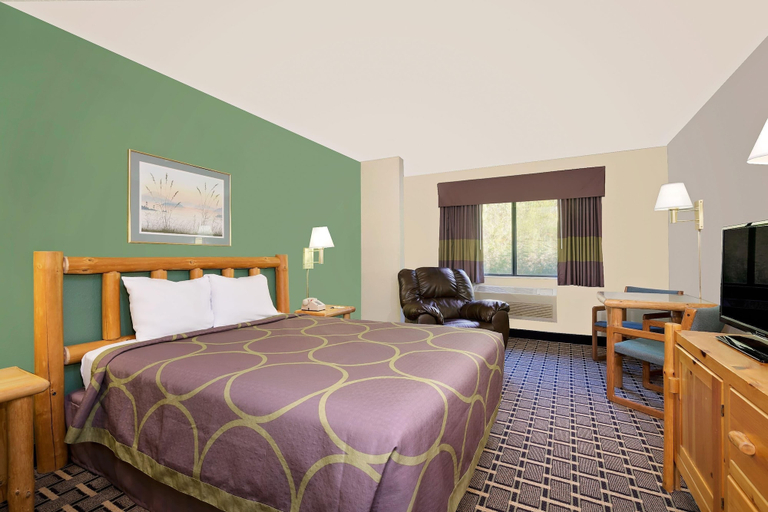 Bedroom 5, Super 8 by Wyndham Cloquet, Carlton