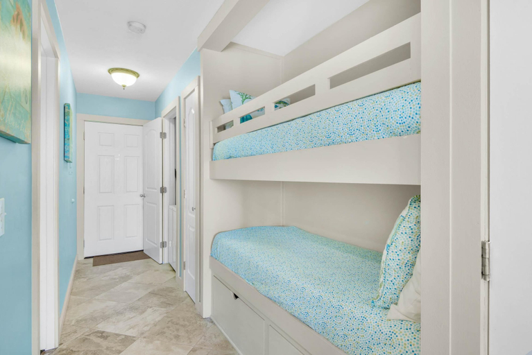 Bedroom 2, Latitude 29 #4, Bay