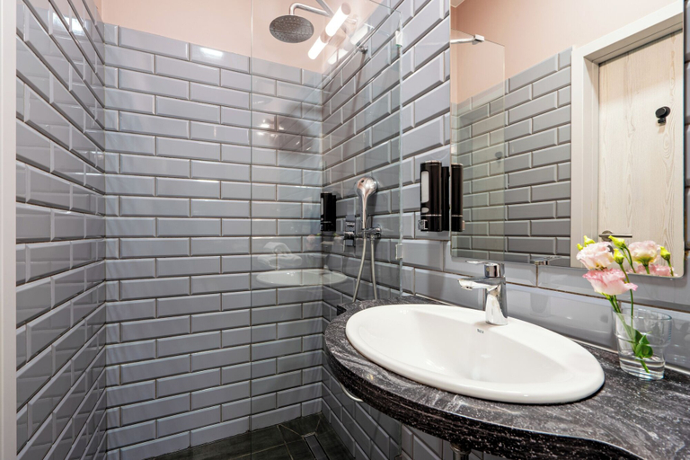 Bathroom 5, Hola Gdynia, Gdynia
