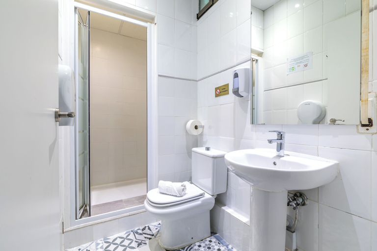 Bathroom 5, AYZ Ulises - Auto check-in property, Madrid