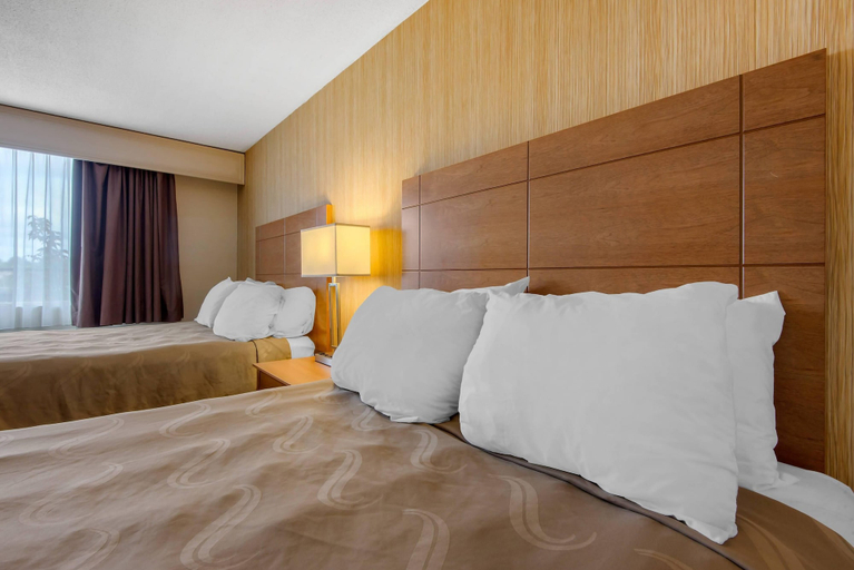 Bedroom 3, Quality Inn & Conference Centre Downtown, Greater Sudbury