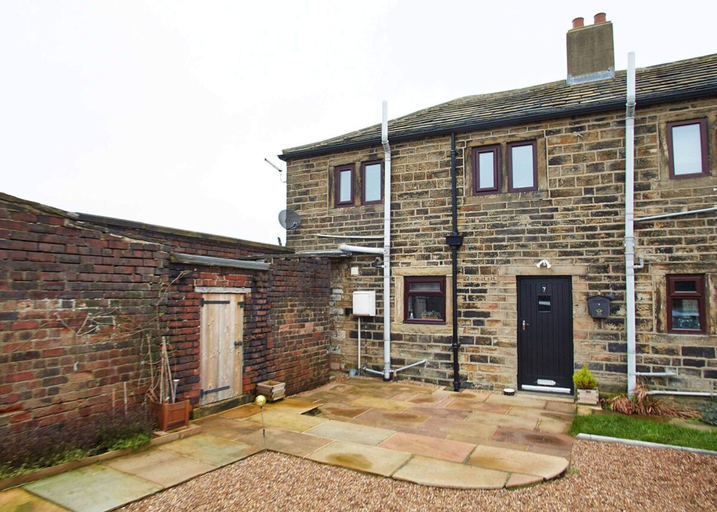 Exterior & Views, Host Stay Cosy Cottage, Kirklees