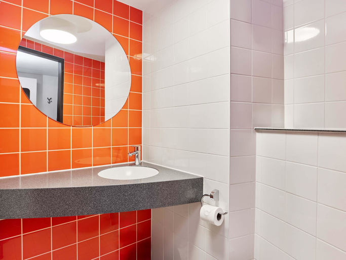 Bathroom 5, B&B Hotel Trier, Trier