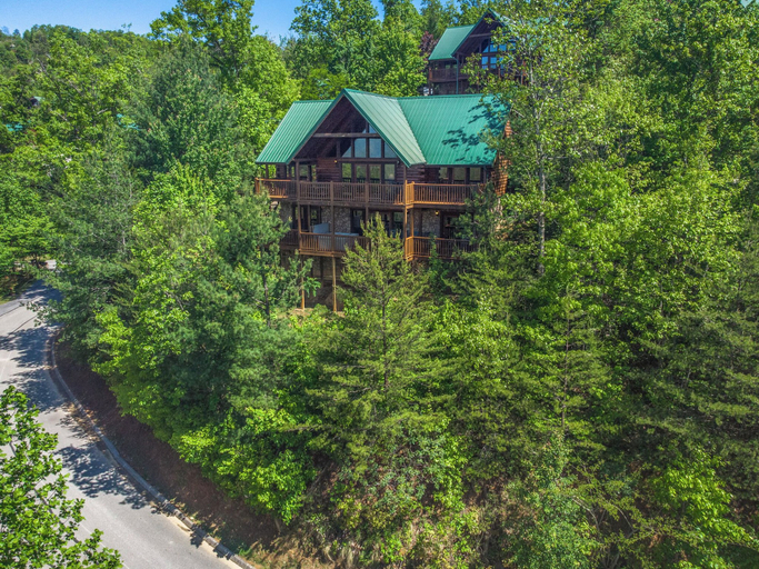 Exterior & Views, Eagles Point Lodge by Jackson Mountain Rentals, Sevier