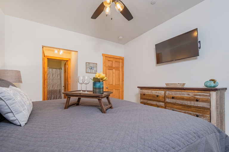 Bedroom 3, Stay Awhile by Taylor Made Deep Creek, Garrett