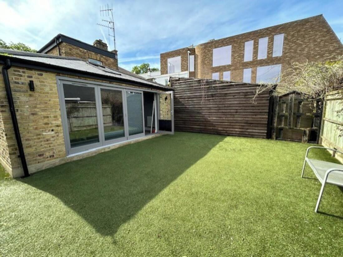 Exterior & Views 2, Twickenham Green, London