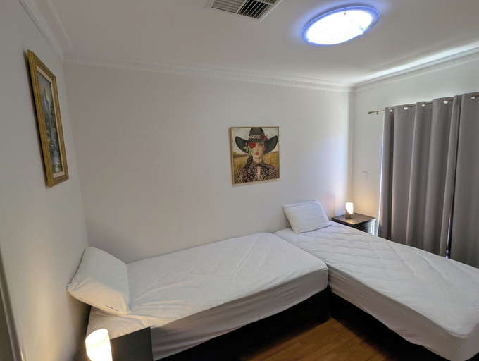 Bedroom 2, Lake Estate Stay, Swan